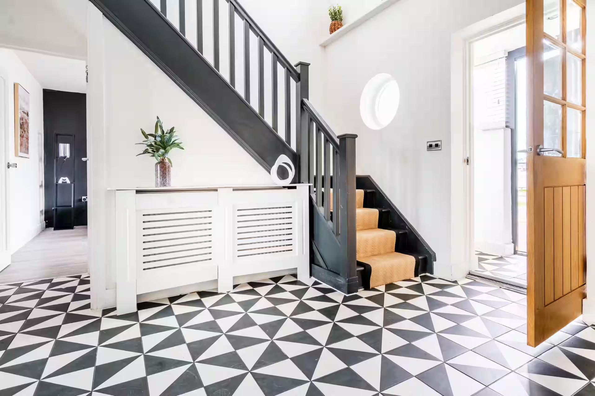 Entrance hall staircase